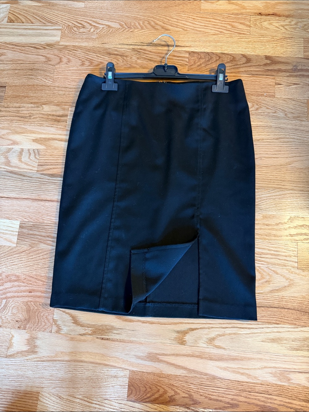 Guess Black Fitted Pencil Skirt with Back Slit